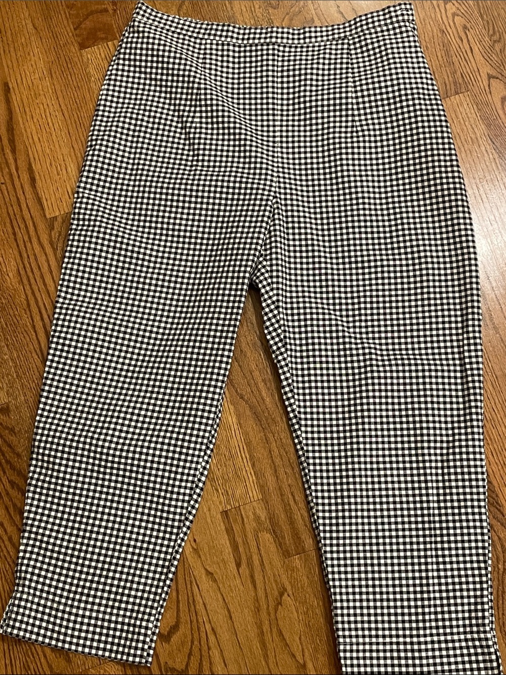 Casey Coleman Women’s Black & White Gingham Capris XL
